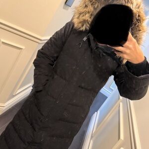 TNA aritzia  Black Powder Parka